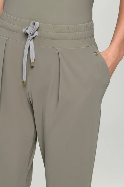 LUXE LÉGER Track Pants mira