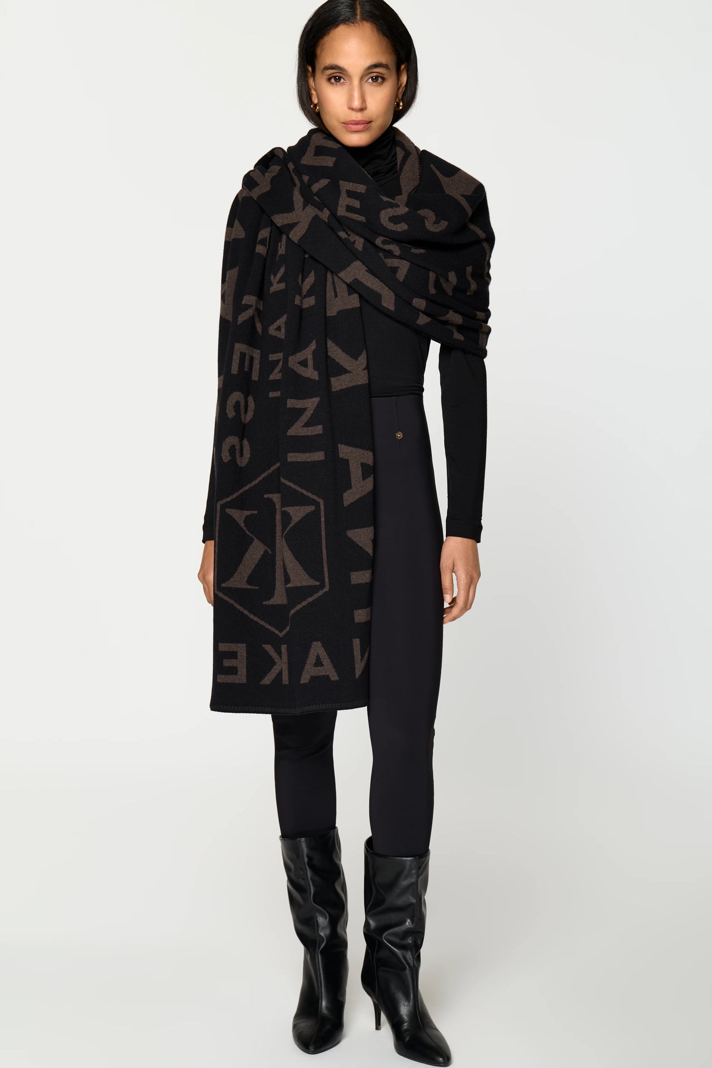 NELLETTO Scarf coal