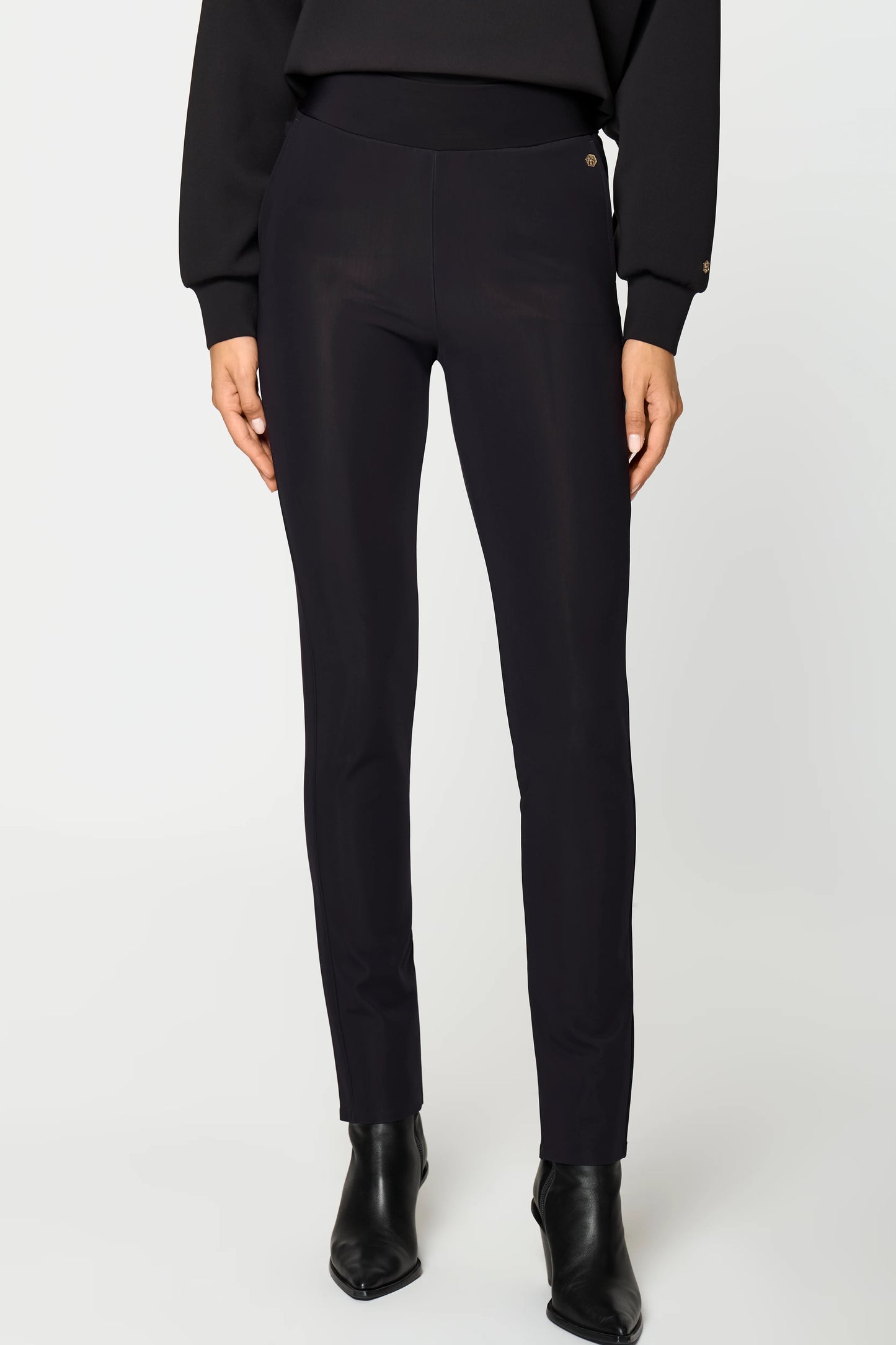 WINDBLOCKER Stretch Pants black