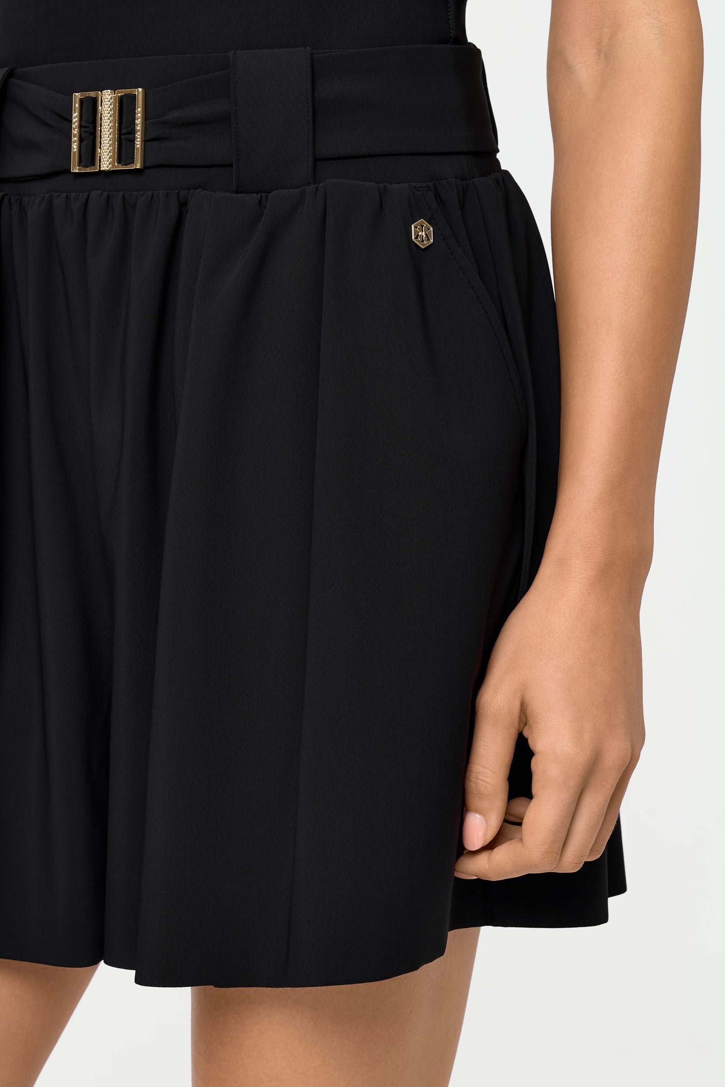 LIBRE Shorts black